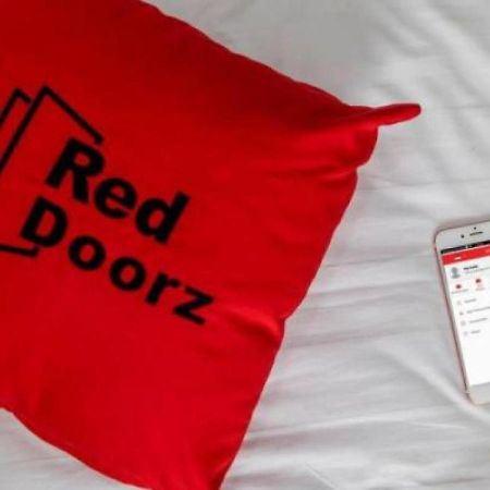 Reddoorz Near Universitas Wijaya Kusuma Surabaya Bagian luar foto