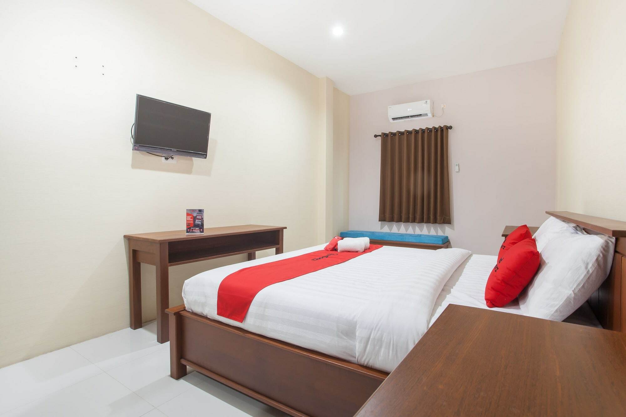 Reddoorz Near Universitas Wijaya Kusuma Surabaya Bagian luar foto