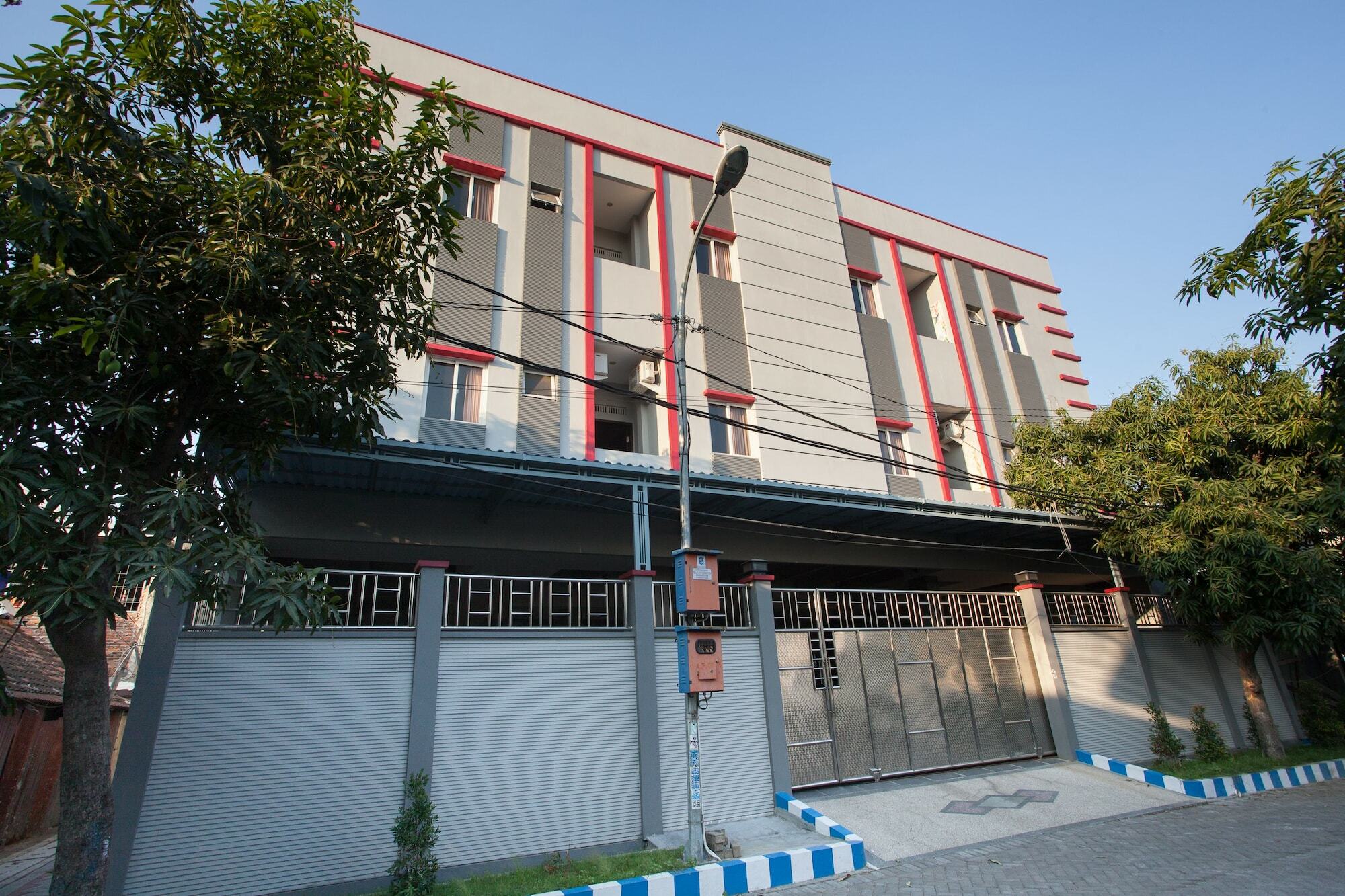 Reddoorz Near Universitas Wijaya Kusuma Surabaya Bagian luar foto